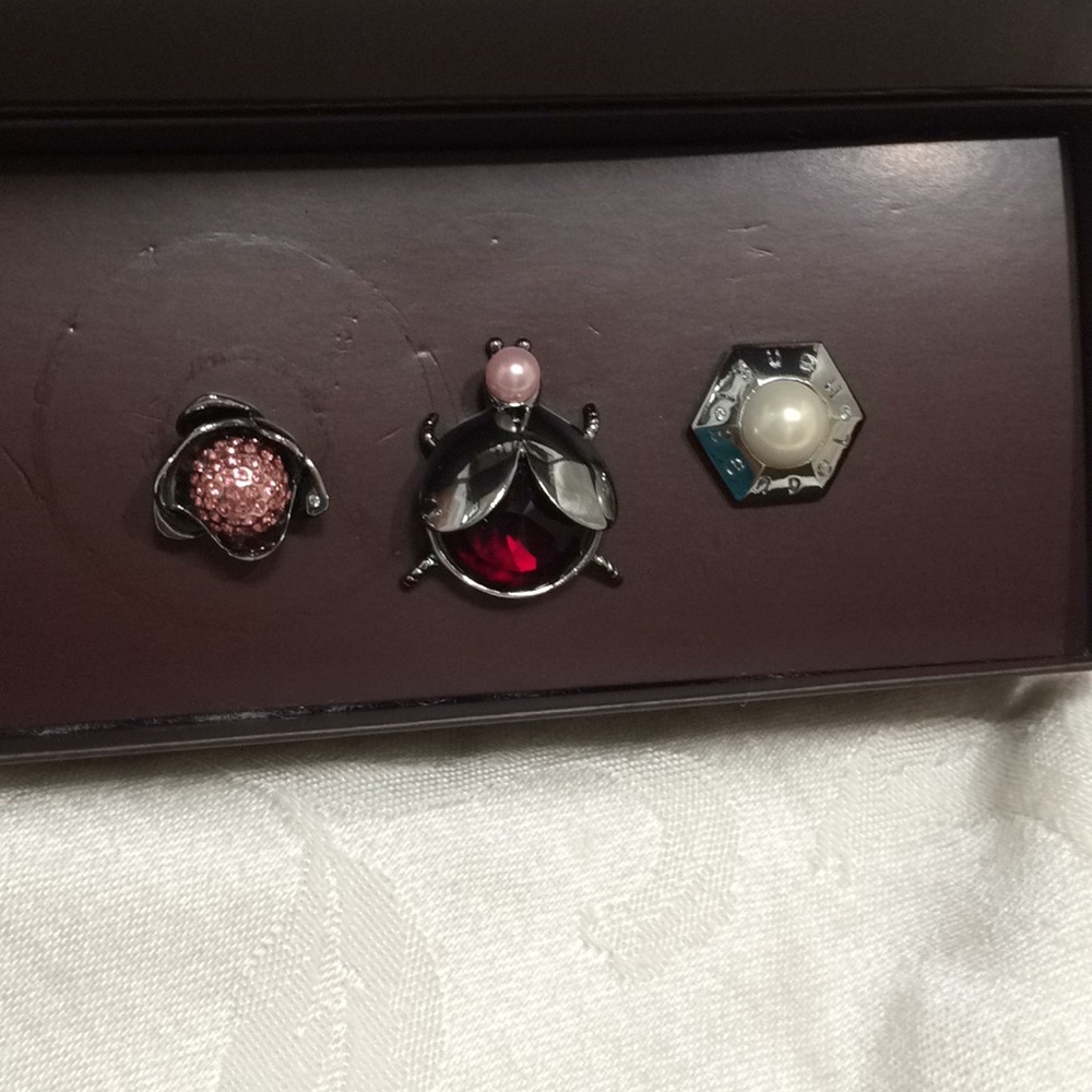 Henri Bendel Pin set RARE - Picture 2 of 7